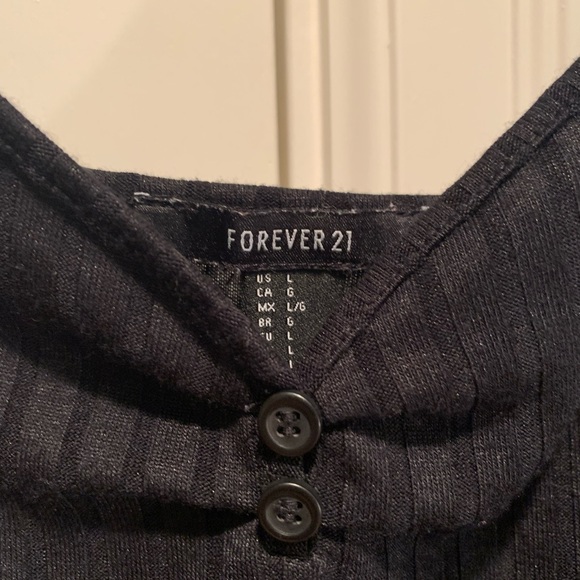 Black ribbed button up cropped Tank Top Forever 21 with - Picture 3 of 3